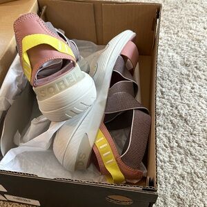 SOREL Women's Explorer Blitz Multi Strap Sandal NEW and never worn!  Size 8!